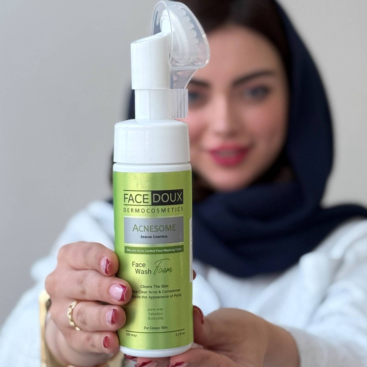 فوم شستشو صورت فیس دوکس مدل آکنه زوم مناسب پوست چرب و آکنه ای