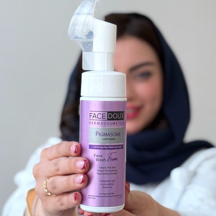 فوم شستشو صورت فیس دوکس مدل پیگمازوم مناسب پوست دارای لک